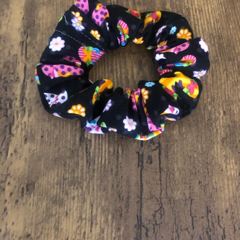 Design Hair Scrunchie (Flip flops) - Picture 4 of 5